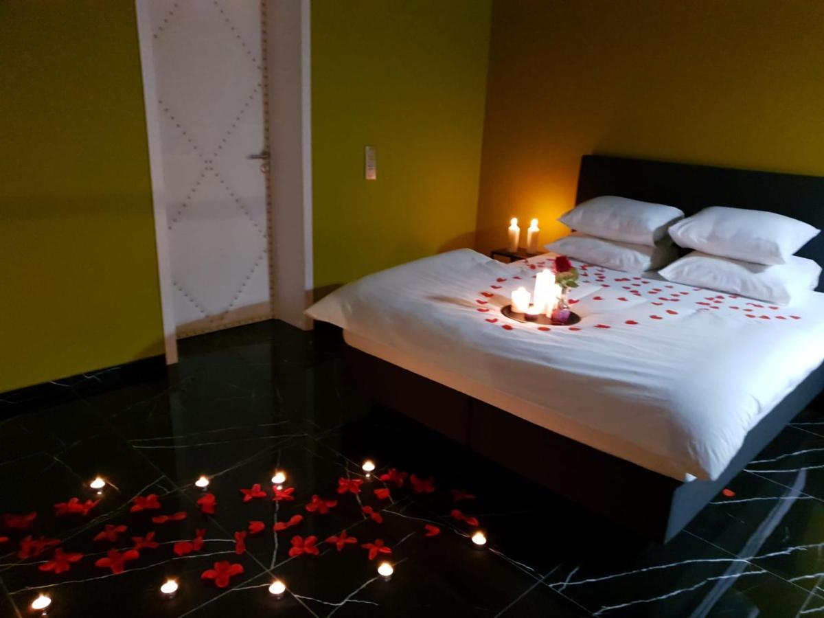 Hotel Riad Liege Bagian luar foto