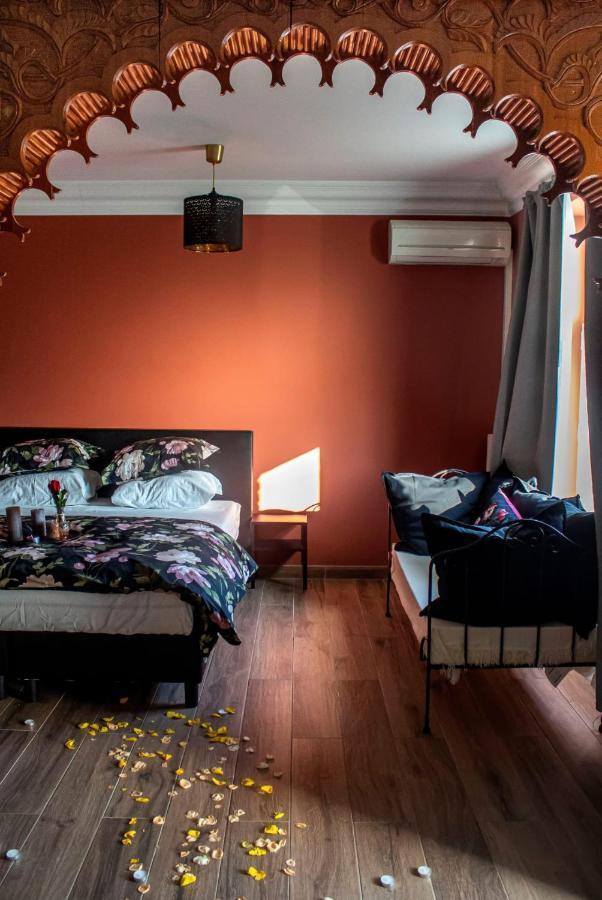 Hotel Riad Liege Bagian luar foto