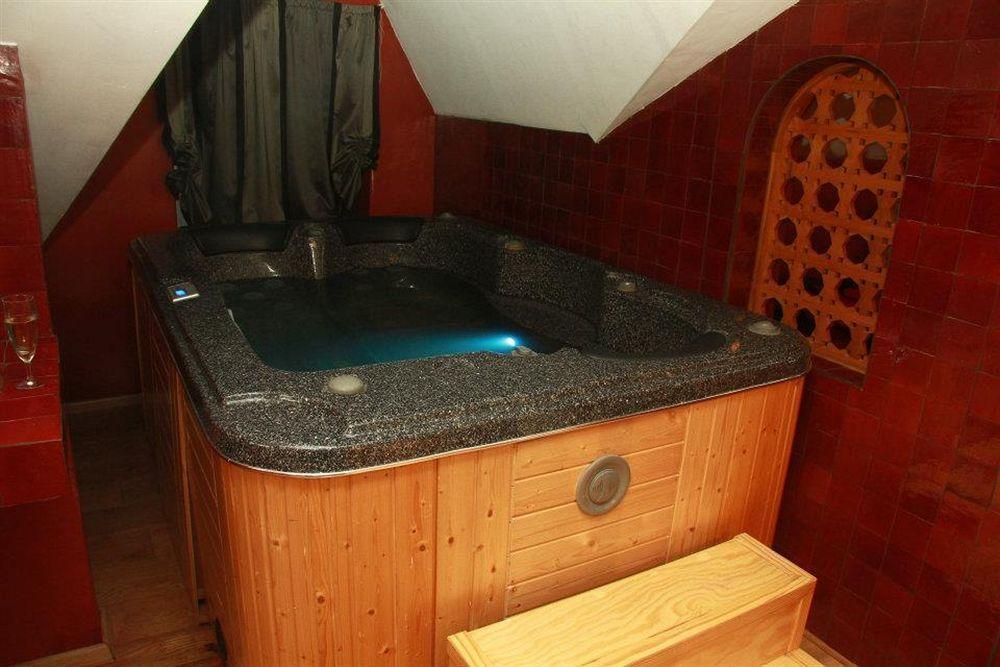 Hotel Riad Liege Bagian luar foto