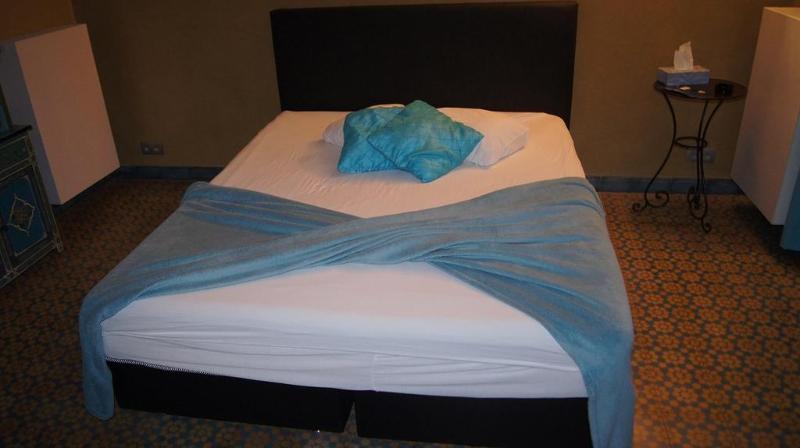 Hotel Riad Liege Bagian luar foto