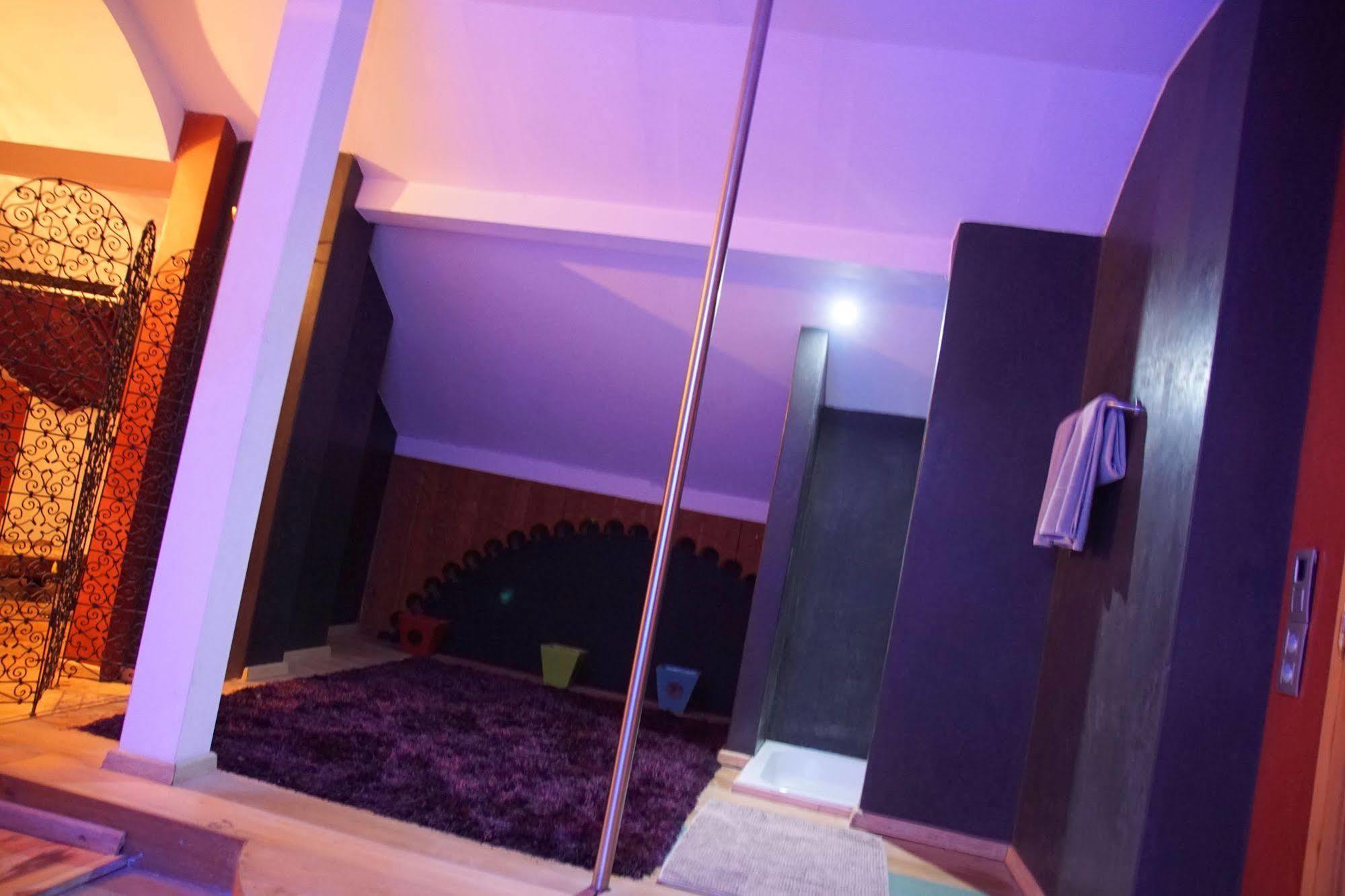 Hotel Riad Liege Bagian luar foto