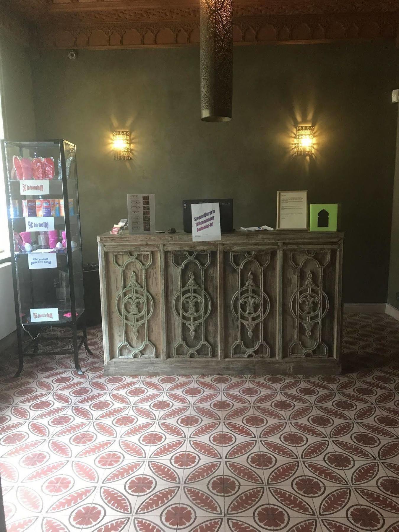 Hotel Riad Liege Bagian luar foto
