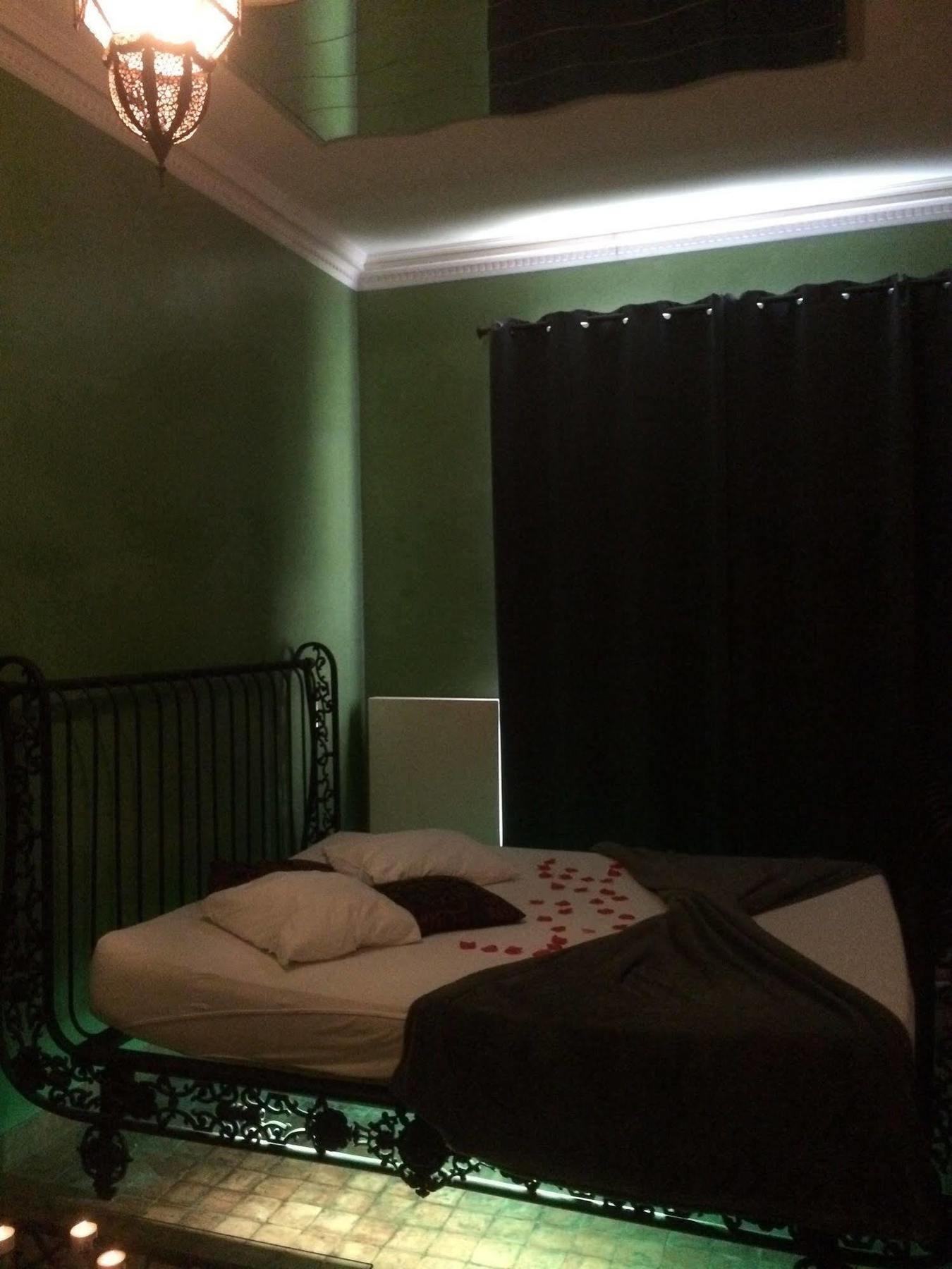 Hotel Riad Liege Bagian luar foto