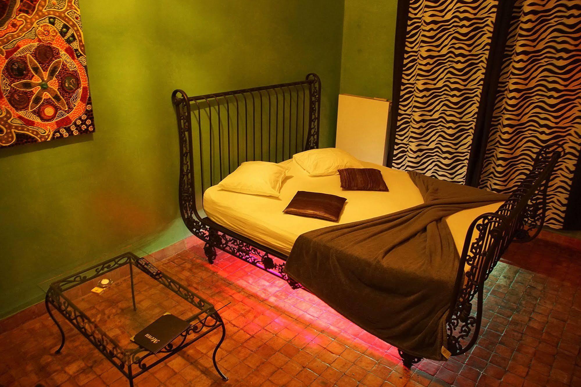 Hotel Riad Liege Bagian luar foto