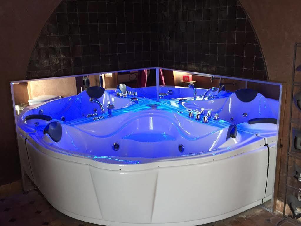 Hotel Riad Liege Bagian luar foto