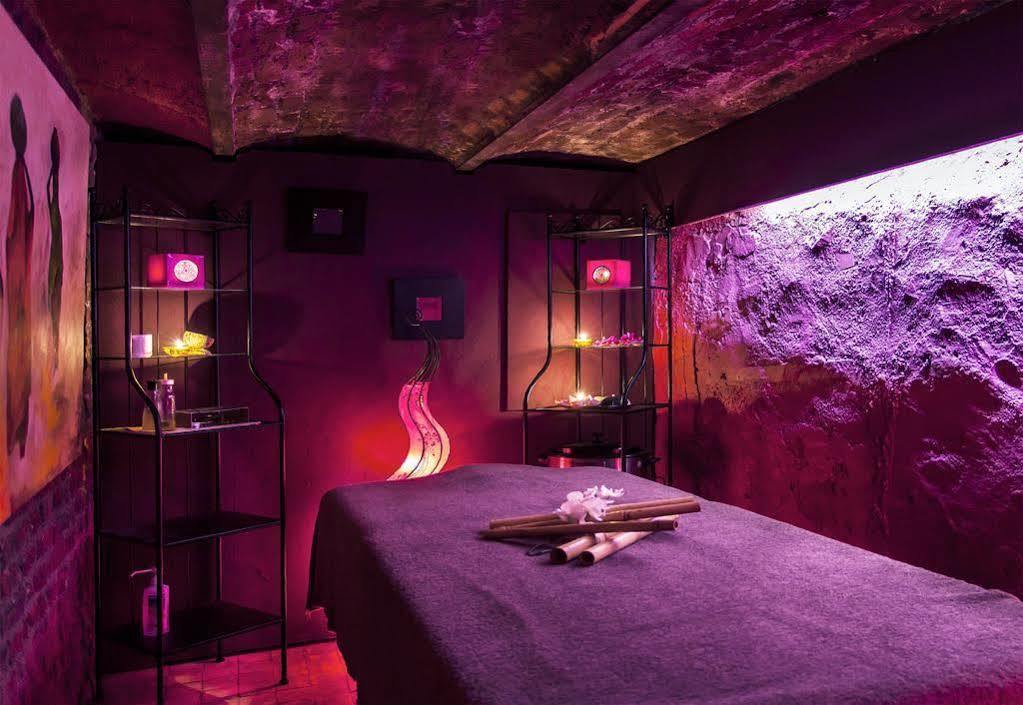 Hotel Riad Liege Bagian luar foto